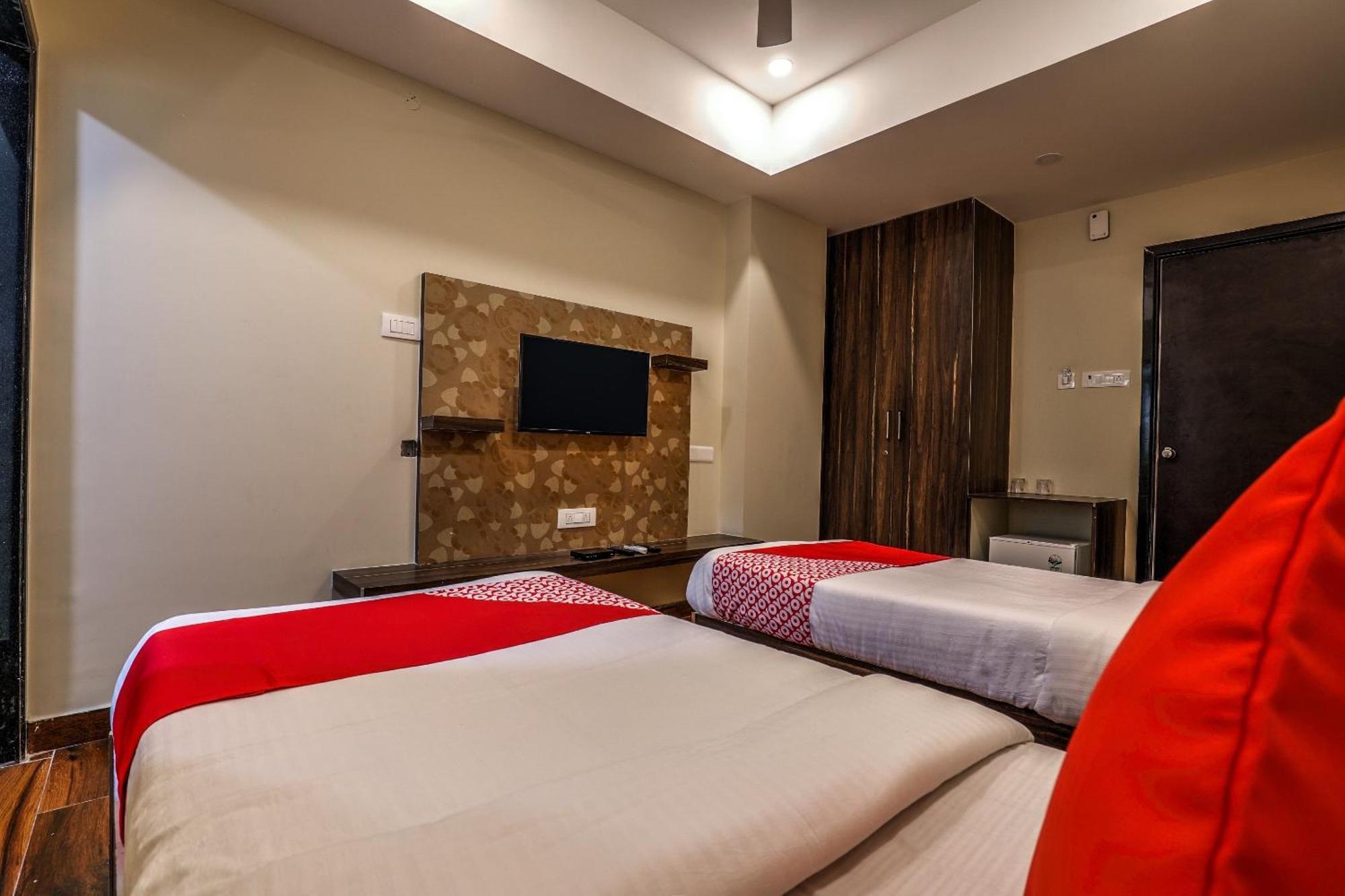 فندق Capital O Sky Grand حيدر أباد المظهر الخارجي الصورة