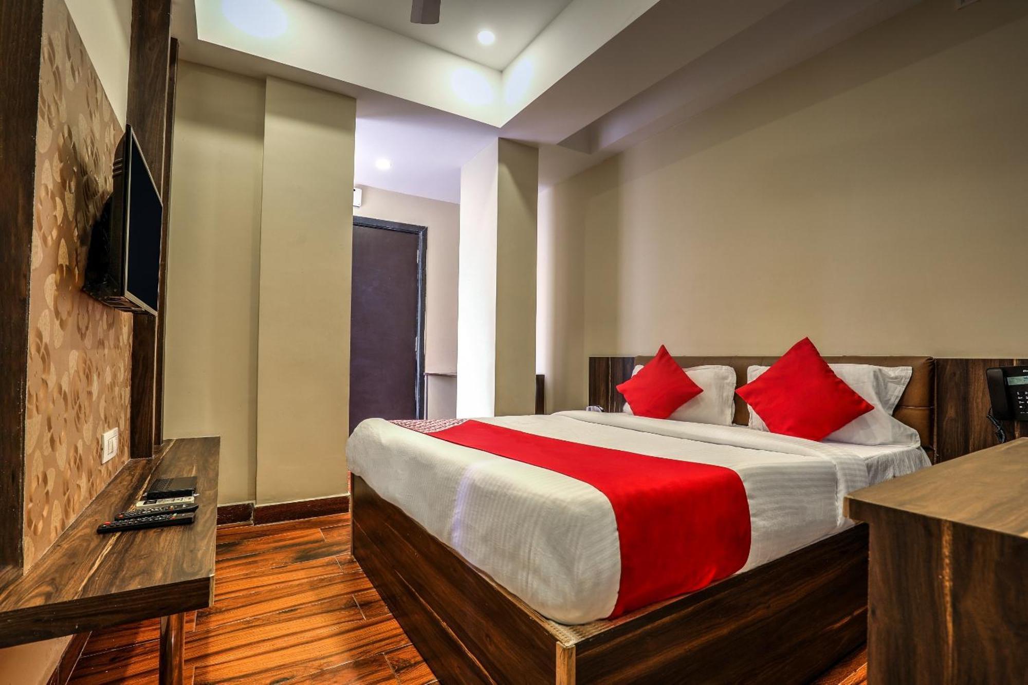 فندق Capital O Sky Grand حيدر أباد المظهر الخارجي الصورة