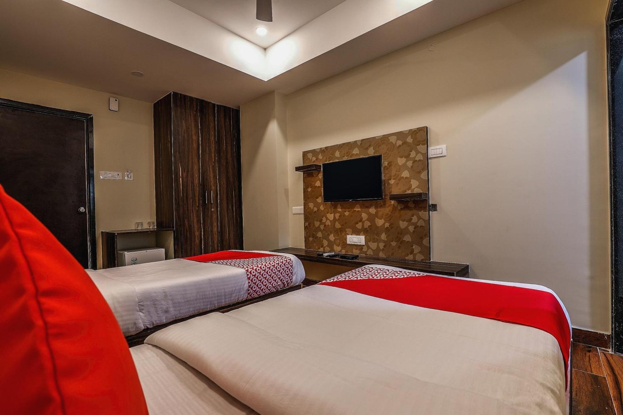 فندق Capital O Sky Grand حيدر أباد المظهر الخارجي الصورة