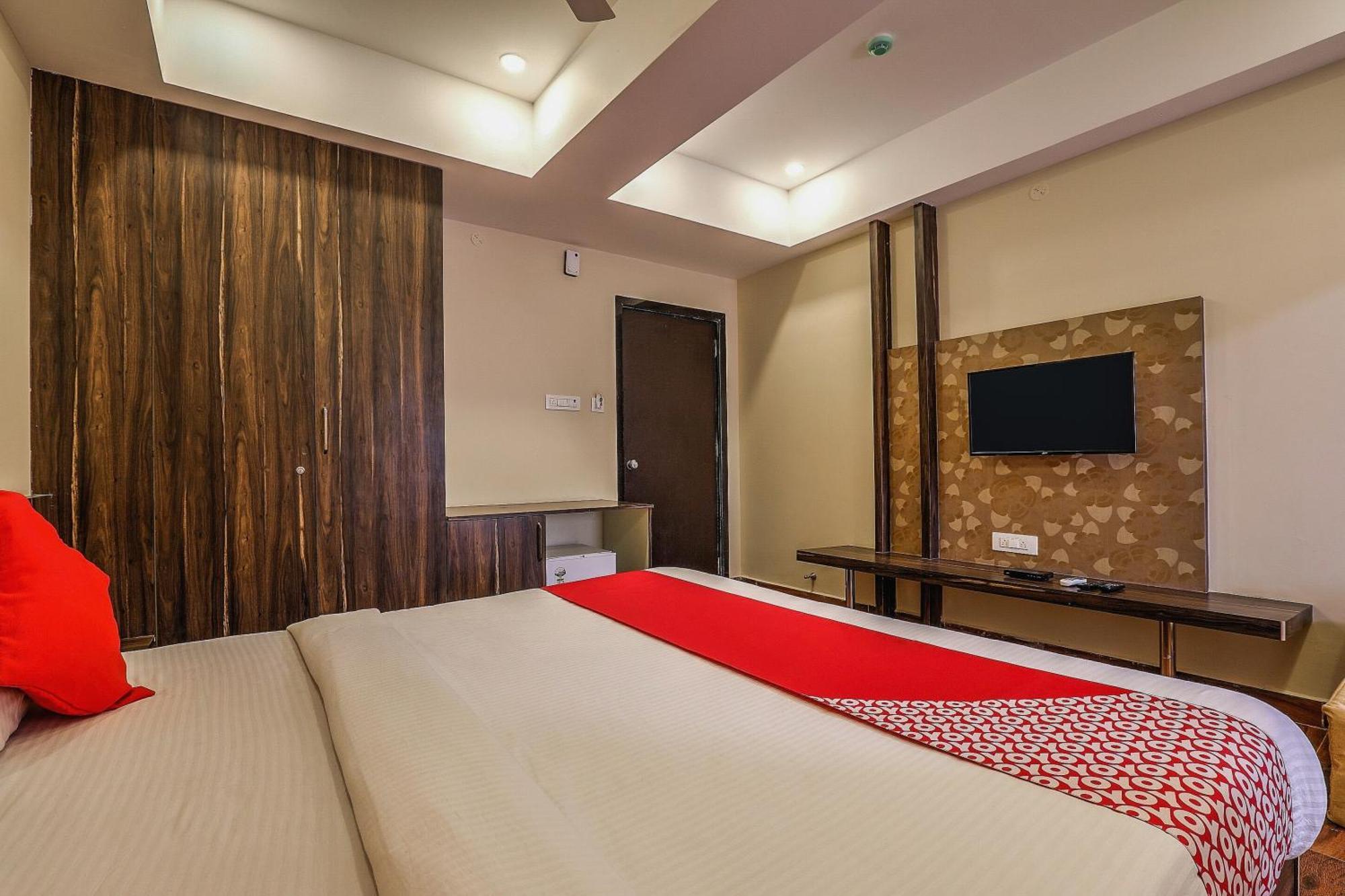 فندق Capital O Sky Grand حيدر أباد المظهر الخارجي الصورة