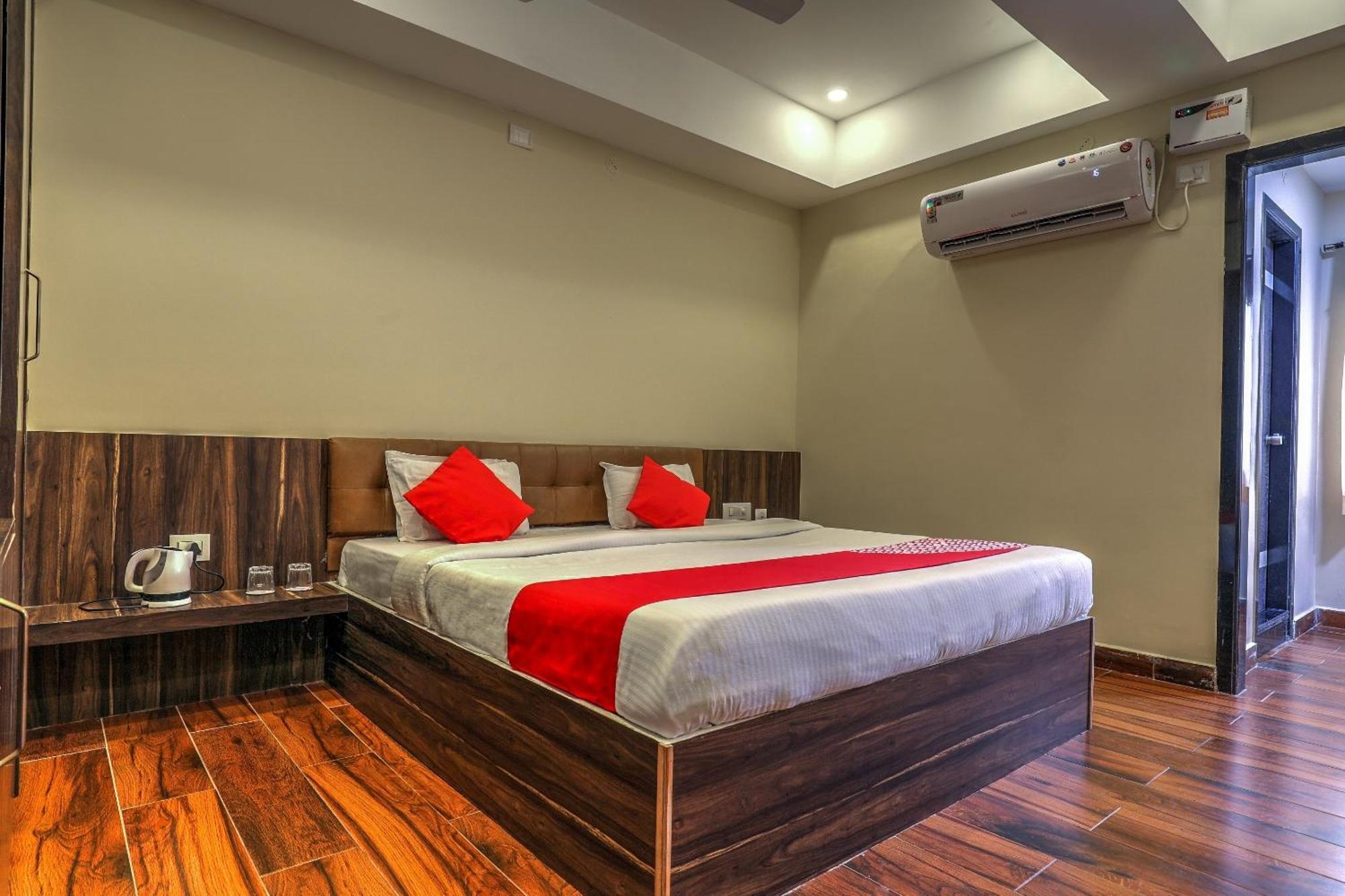 فندق Capital O Sky Grand حيدر أباد المظهر الخارجي الصورة